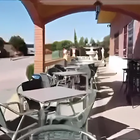 H Del Arco Pensión *